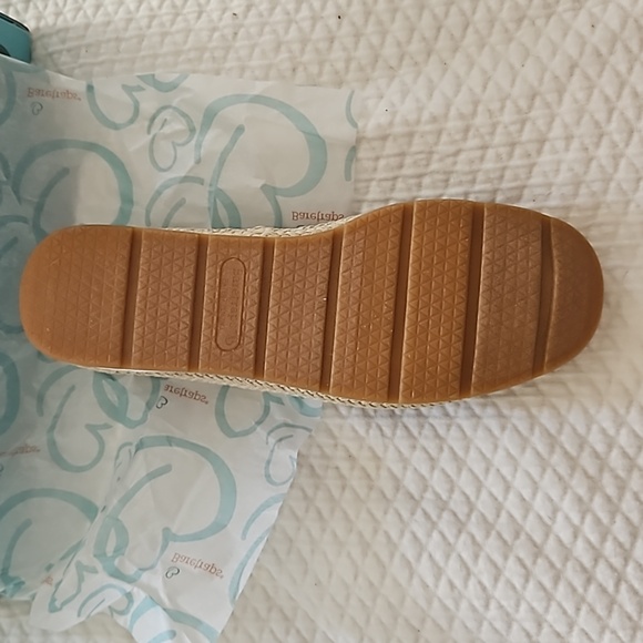 Black Canvas Flats BareTraps 6.5 M - Picture 4 of 6